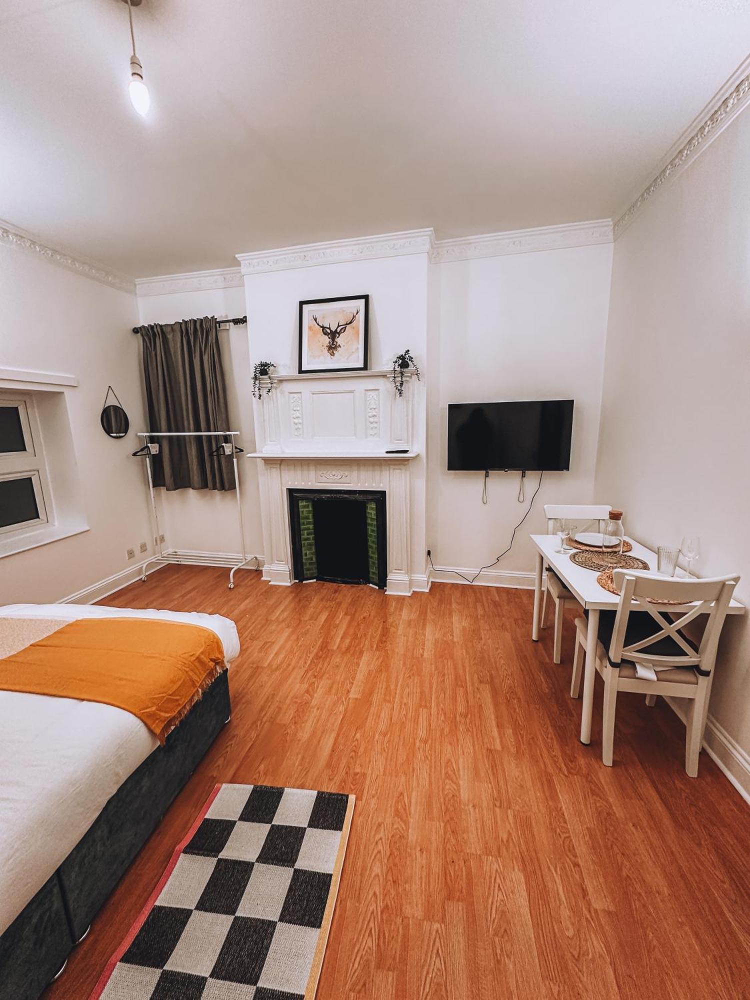 Spacious 3 Rooms In Tooting London Exterior foto